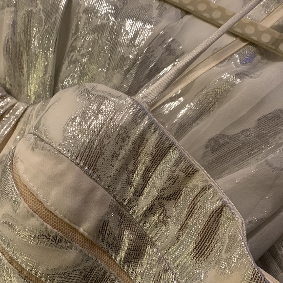 Aiden Maddox SZ 8 Silver Metallic and White Silk Wedding Formal Prom Gown - Picture 10 of 16